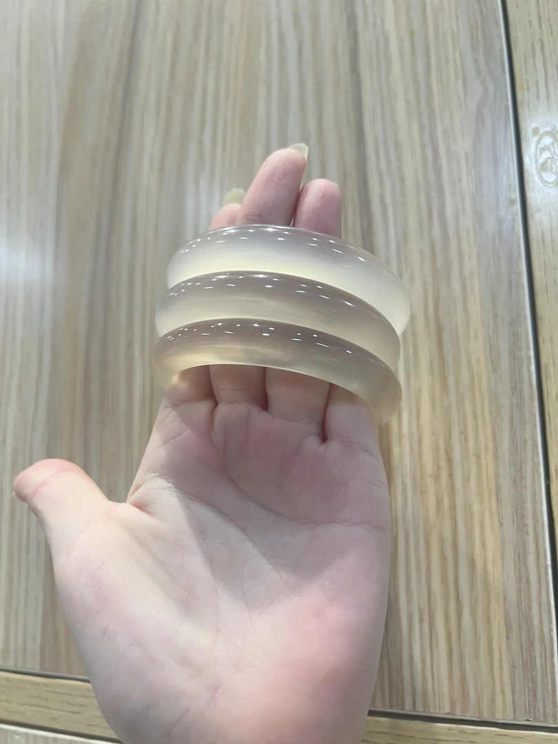 天然玛瑙高冰透马料香槟金手镯（多样性发一）