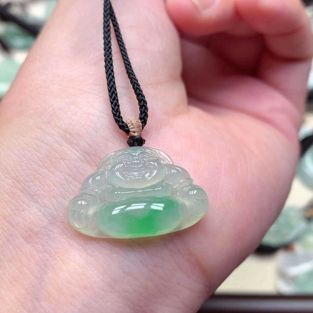 翡翠未镶嵌颈饰佛公