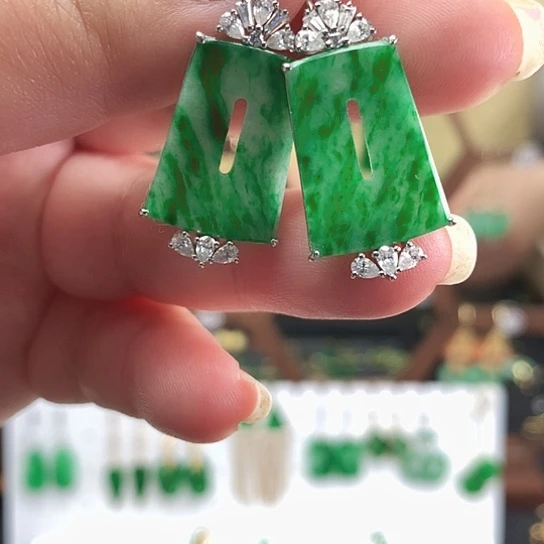 翡翠18K金镶嵌耳饰耳饰