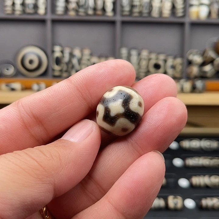 玛瑙/玉髓颈饰未镶嵌必****6上肯台珠玛瑙条纹