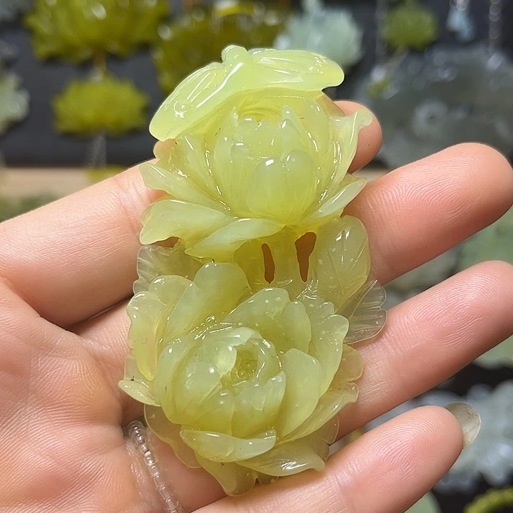 未镶嵌蛇纹石玉颈饰
