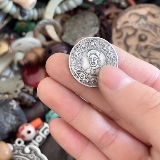 钢***士三醋酯纤维章启天表示对中越经贸