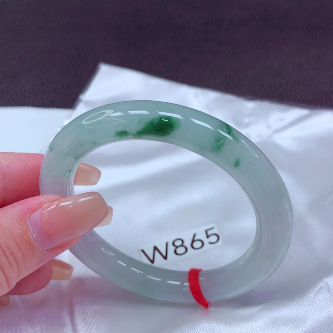 翡翠手镯未镶嵌手镯