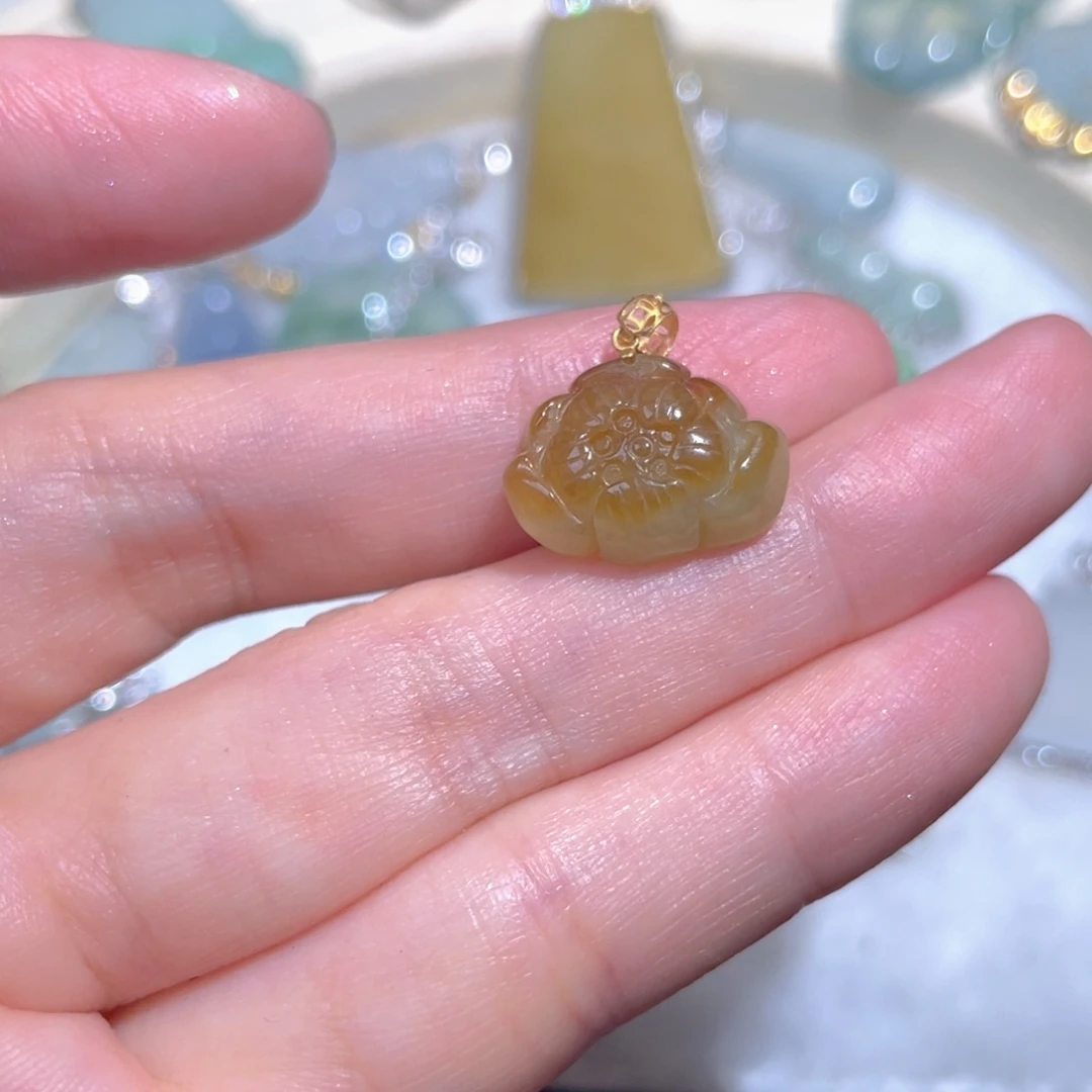 翡翠颈饰18K金镶嵌翡翠