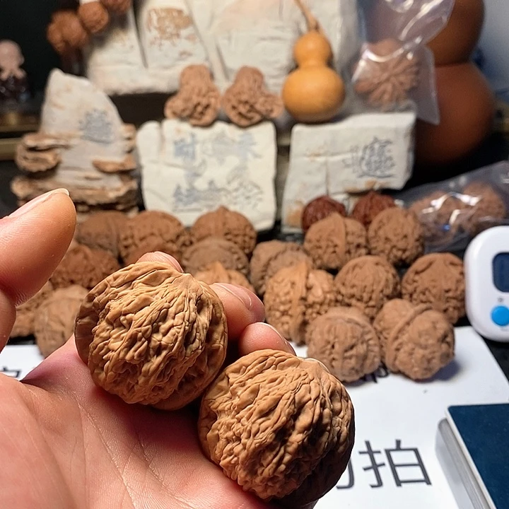 文玩核桃吊坠星*虎头