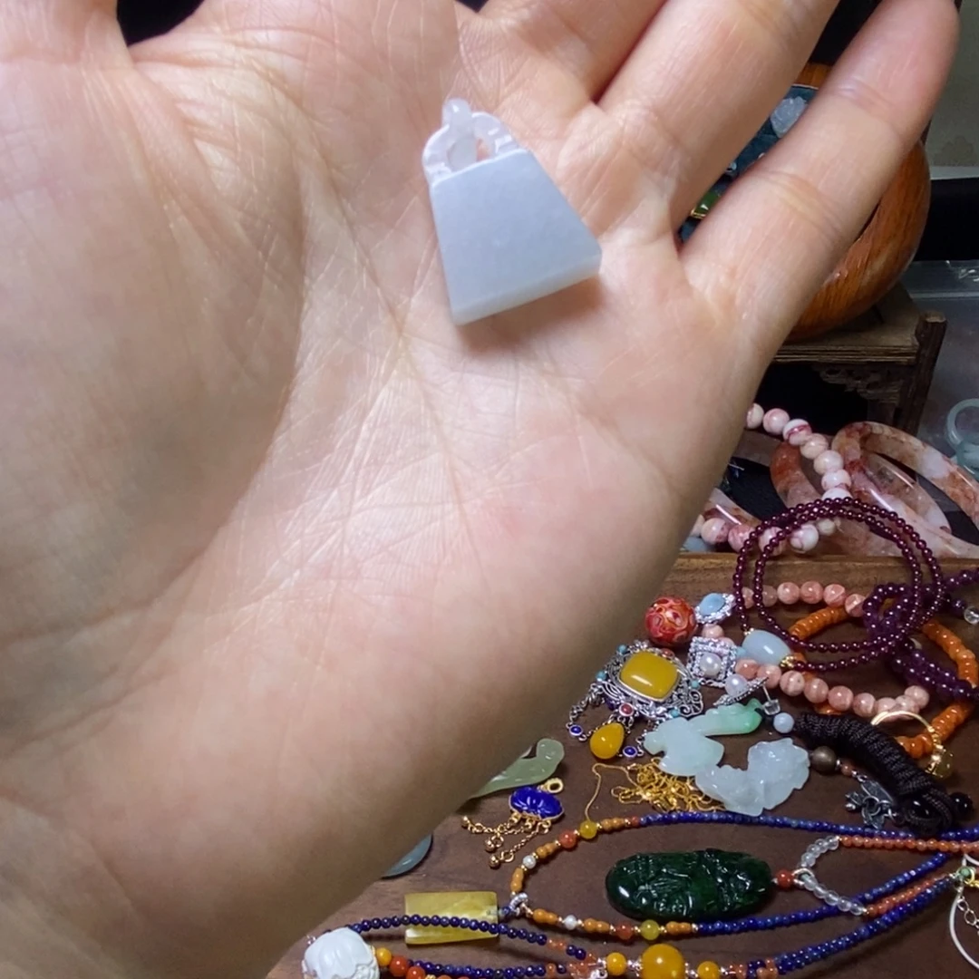 翡翠未镶嵌吊坠(不含链)吊坠