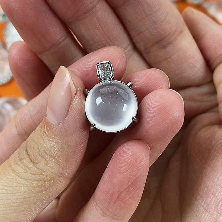 石英质玉合金颈饰
