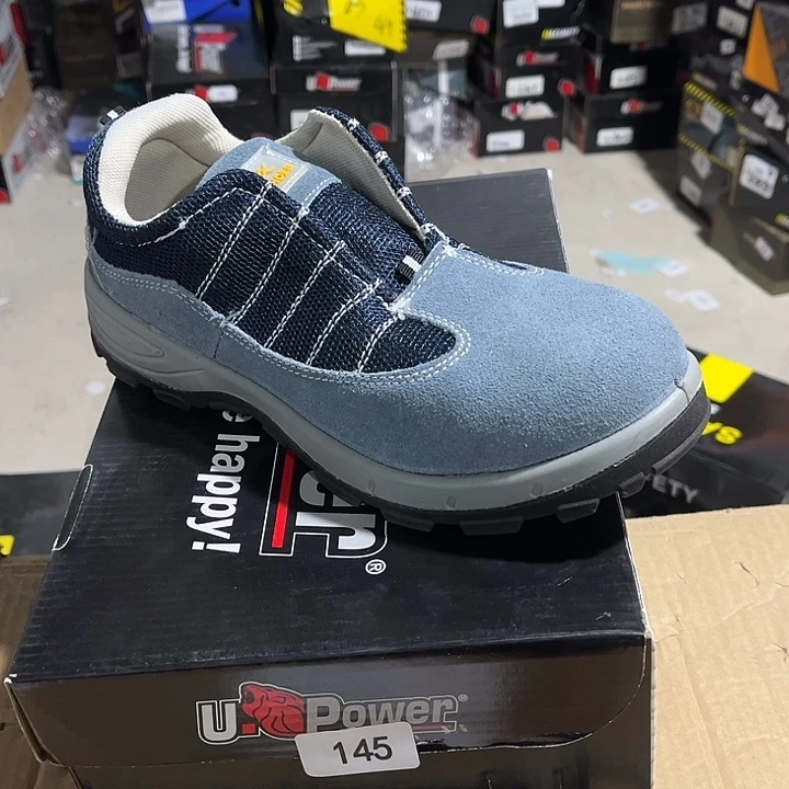 42码，编号145防砸防刺劳保鞋
