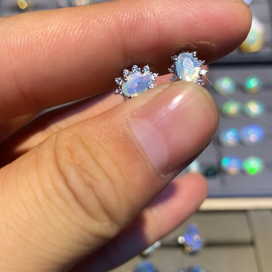 欧泊欧泊耳钉合金