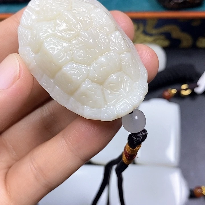 花***开和田玉未镶嵌挂件