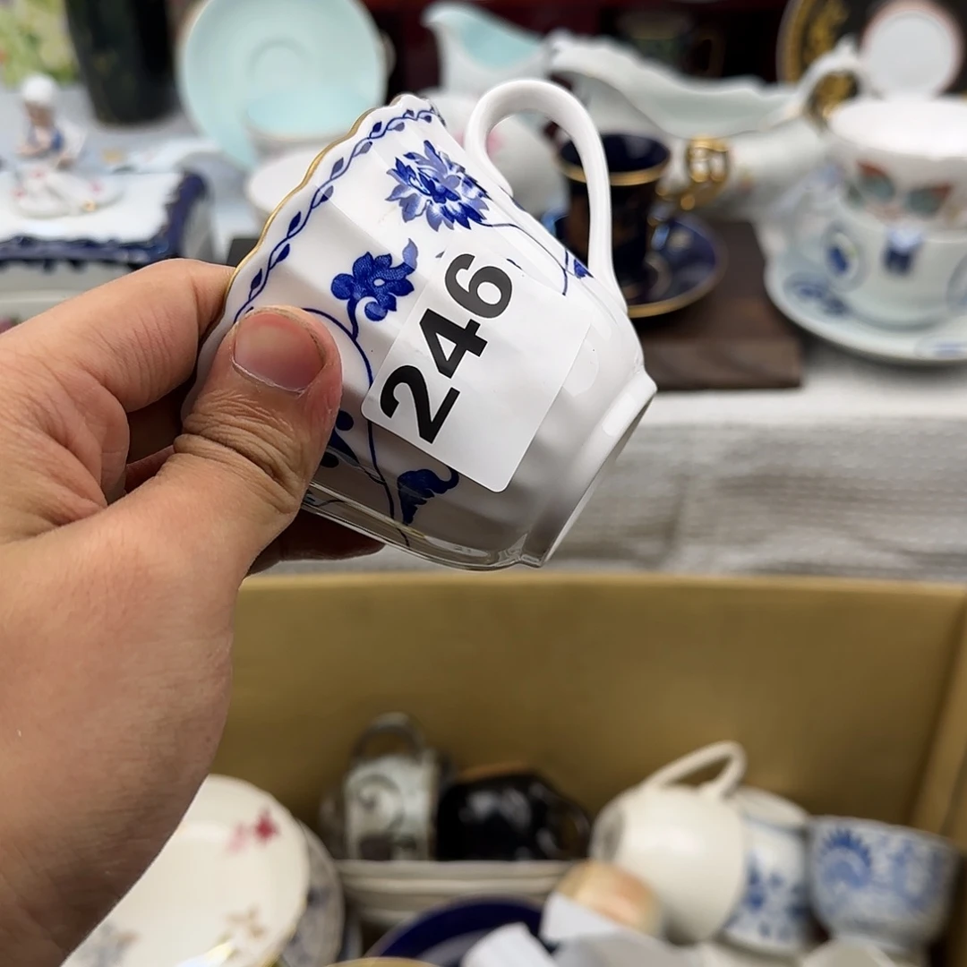 茶盏吉*K杯子里的东西都是我的快递到了一个人