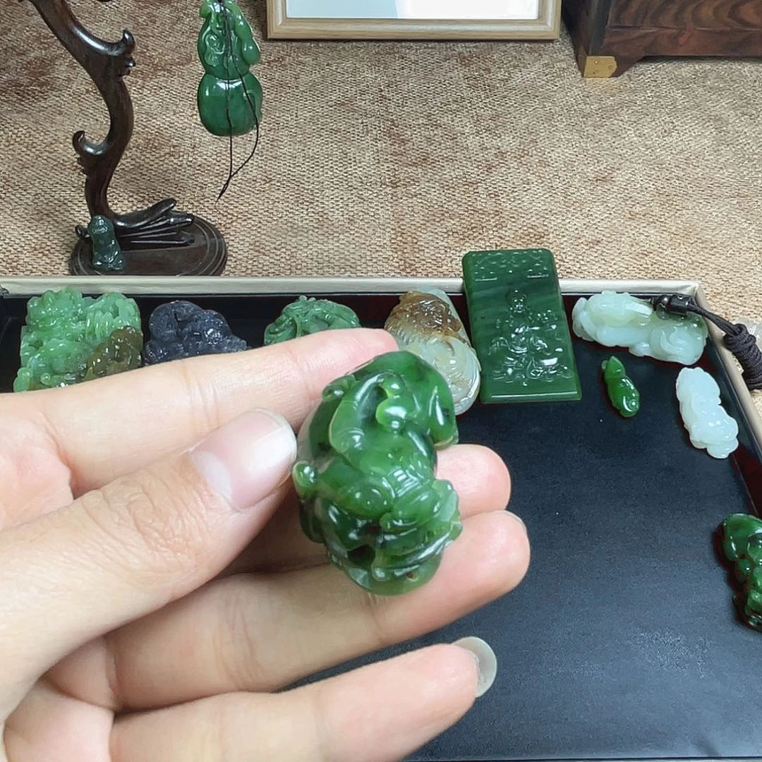 和田玉未镶嵌挂件