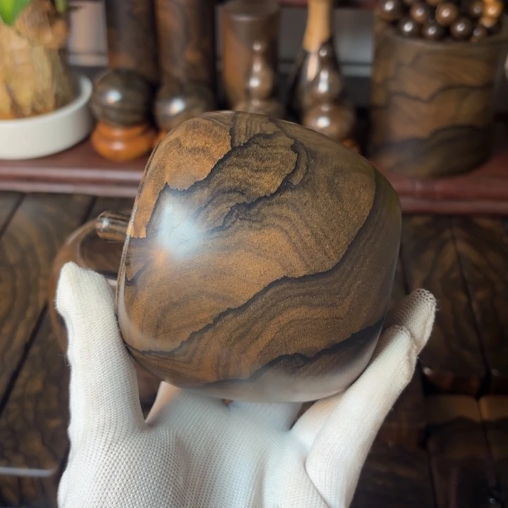 破布木（黑柿木）茶叶罐一个