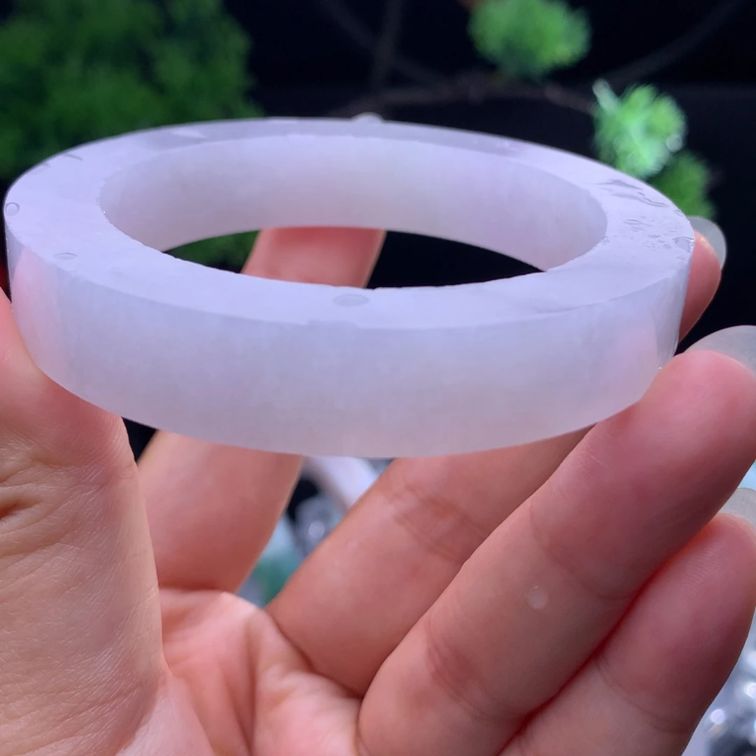 未镶嵌翡翠手镯定制翡翠