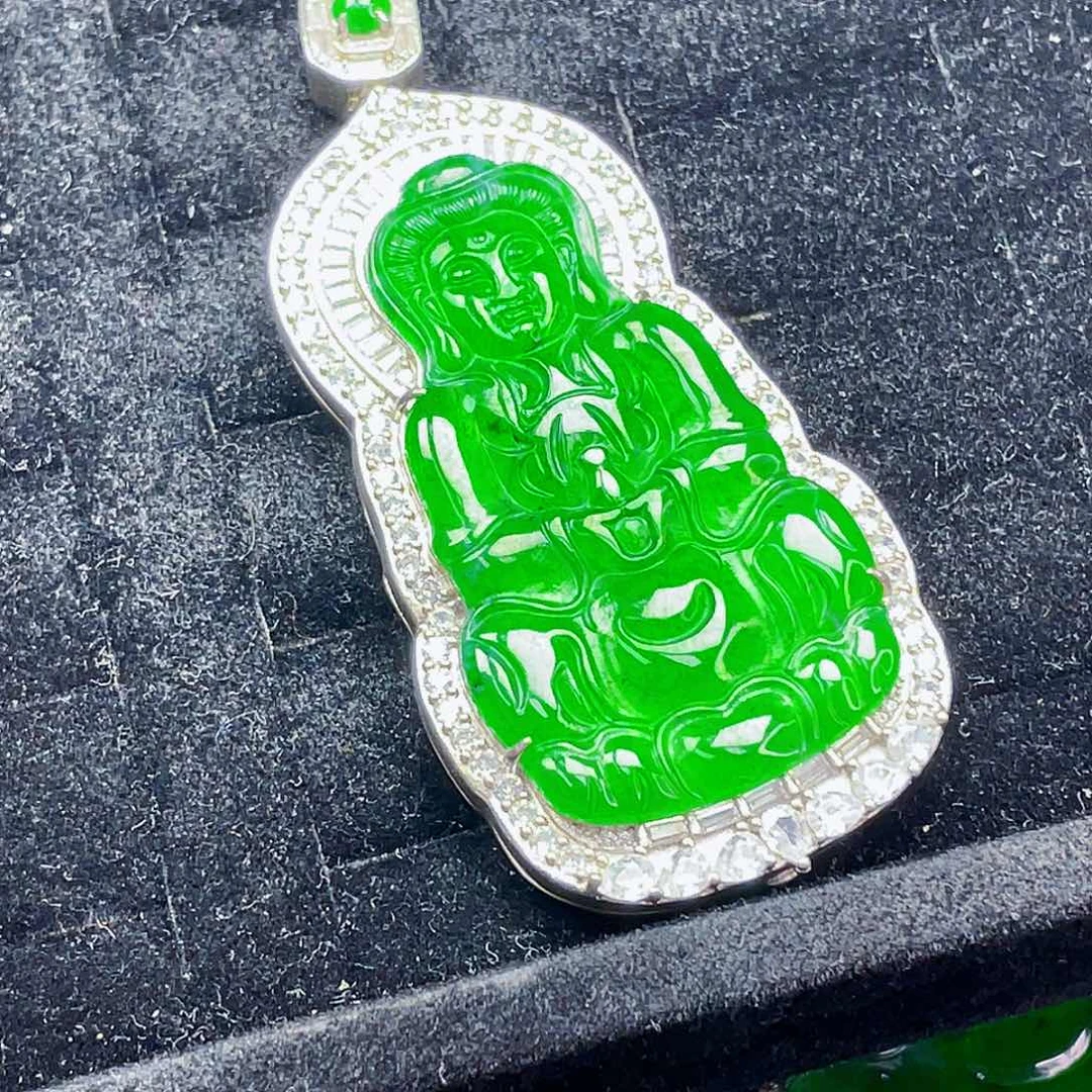 翡翠未镶嵌颈饰23