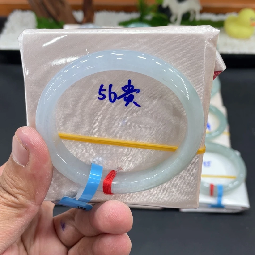 翡翠未镶嵌手镯缅甸翡翠