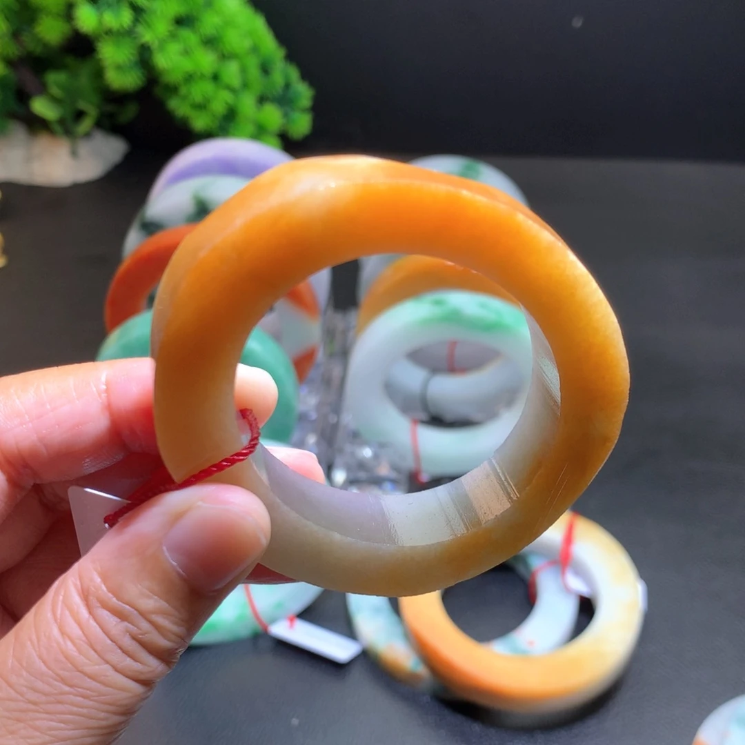 未镶嵌手镯定制翡翠