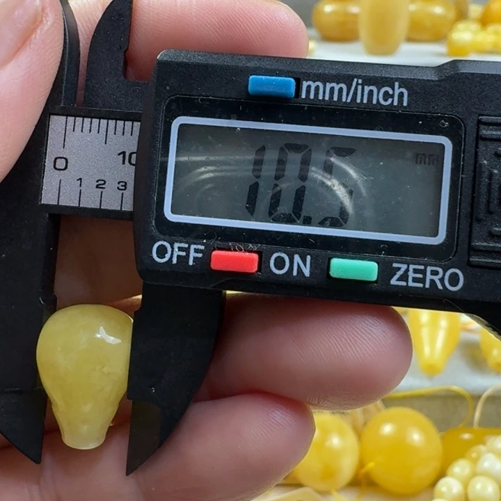 未镶嵌琥珀裸石22