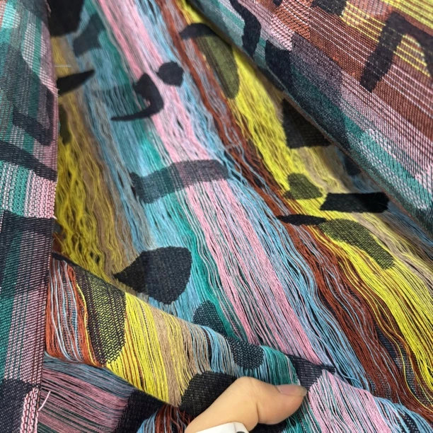 09 纯棉设计师款七彩琉苏提花牛仔面料2米价