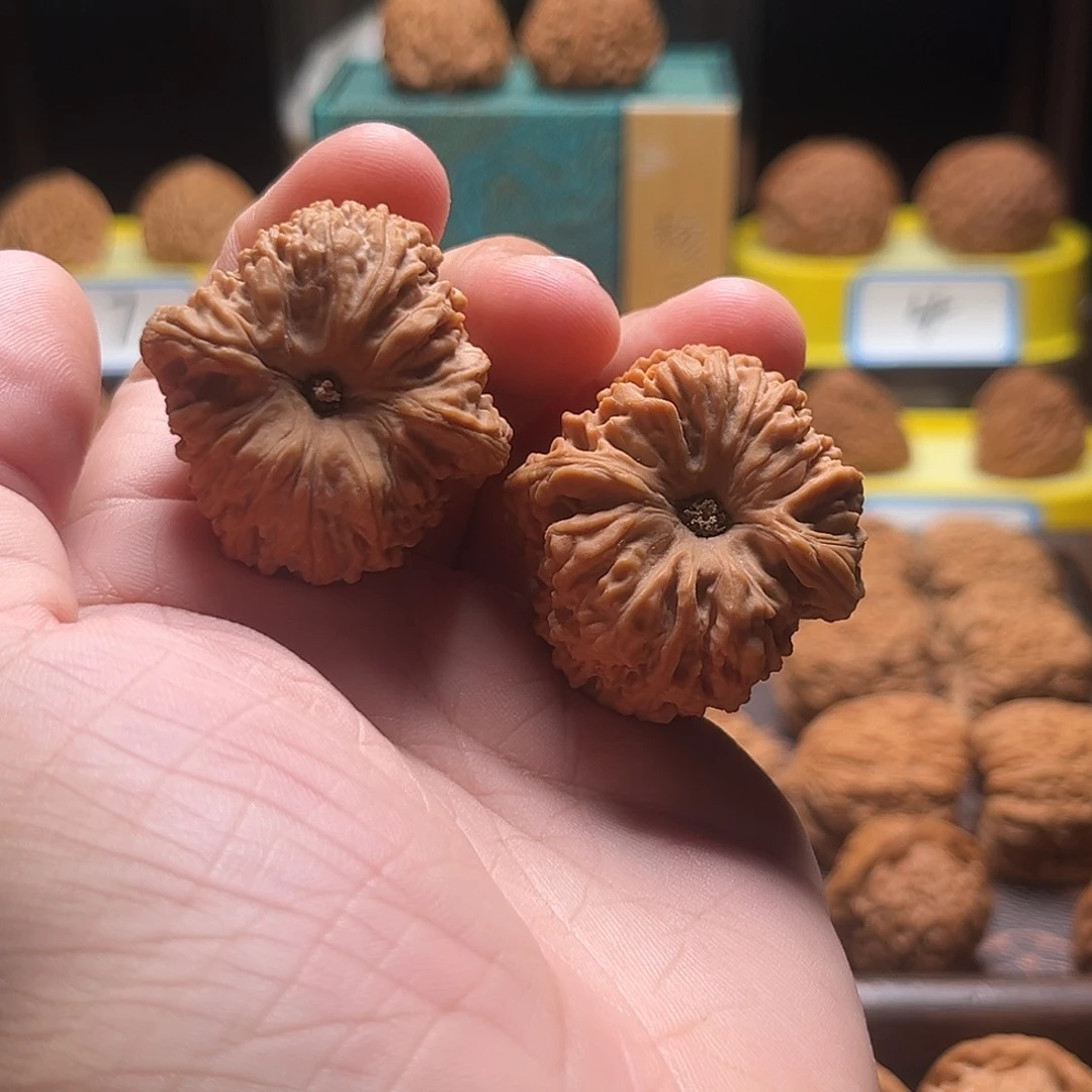 文玩核桃把件Z***z南疆石