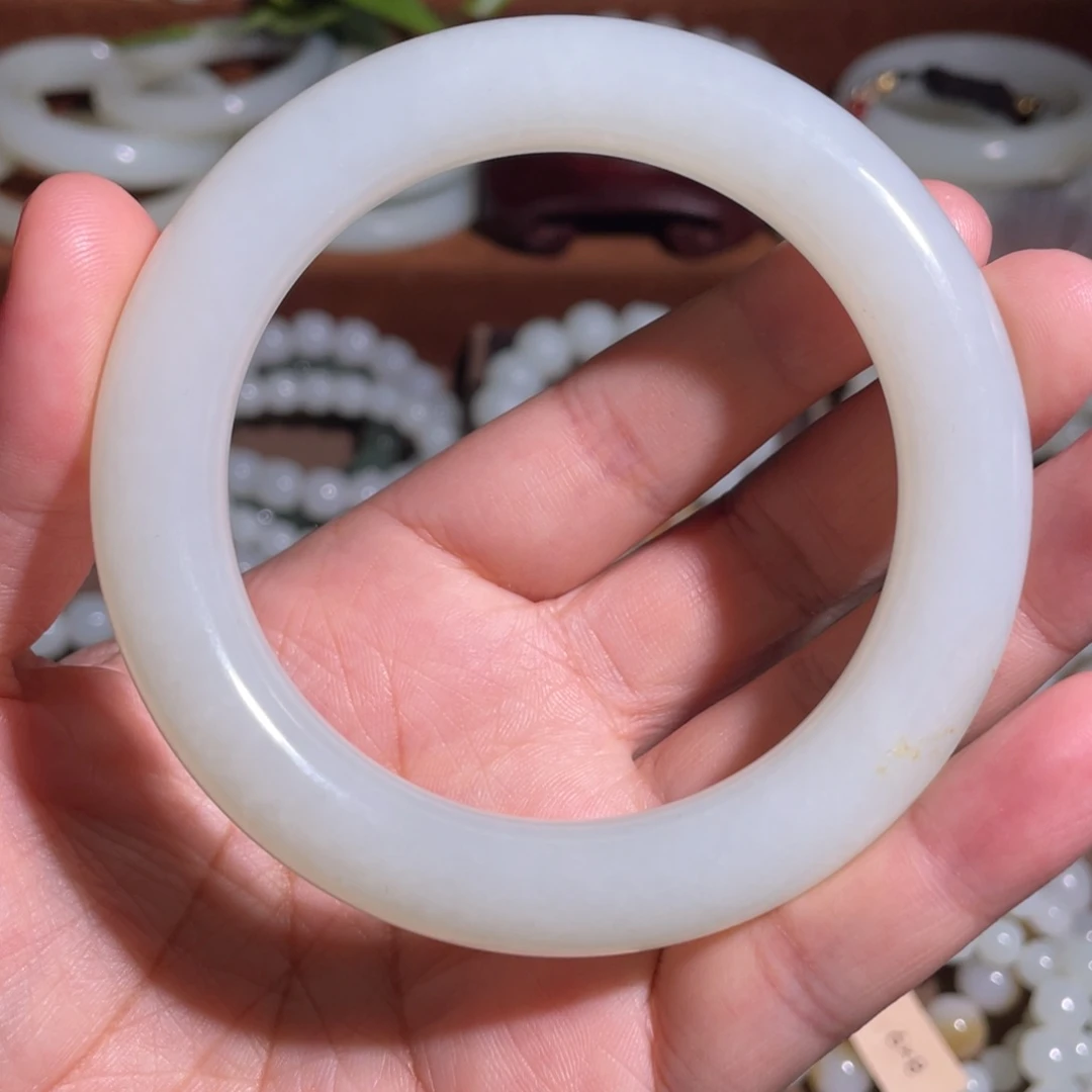 颈饰未镶嵌和田玉59  圆条 洒金皮