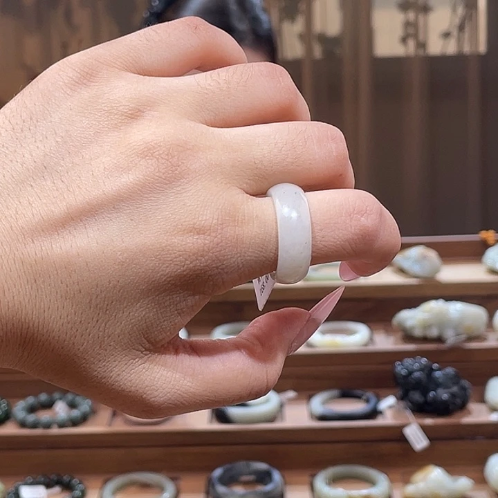 和田玉戒指未镶嵌白玉点墨戒指