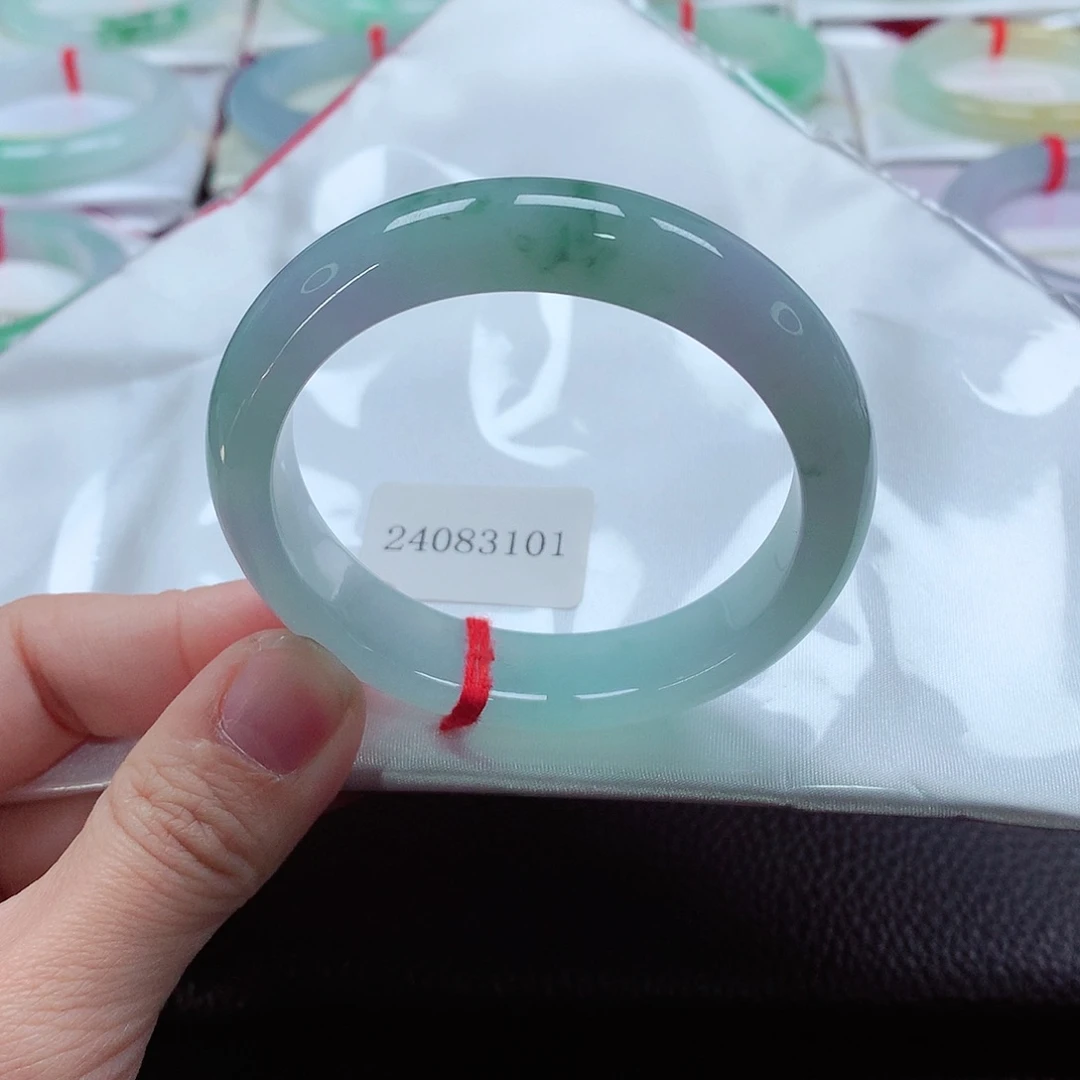 翡翠手镯未镶嵌天然A货翡翠