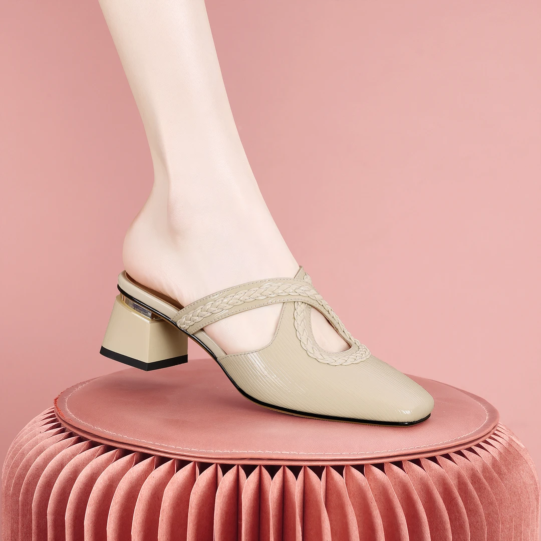 梵芮诗方头2025新款春夏时尚优雅软底粗跟低跟舒适女凉拖鞋-J1392