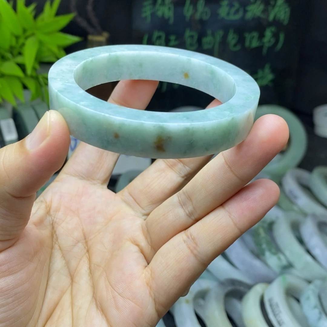 定制翡翠未镶嵌手镯