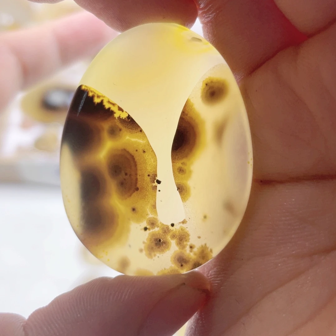 玛瑙/玉髓颈饰合金