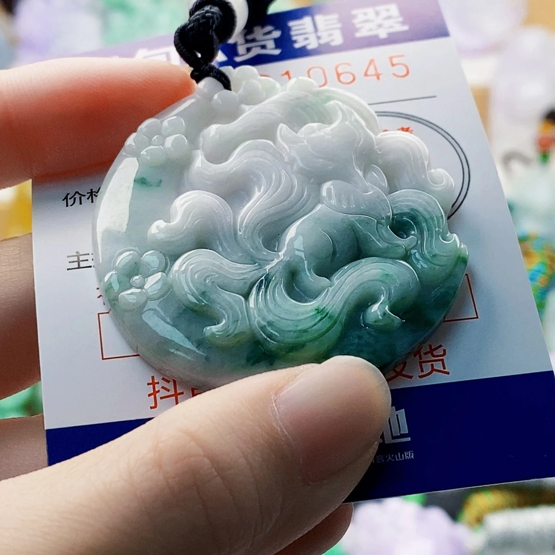 吊坠(不含链)未镶嵌翡翠