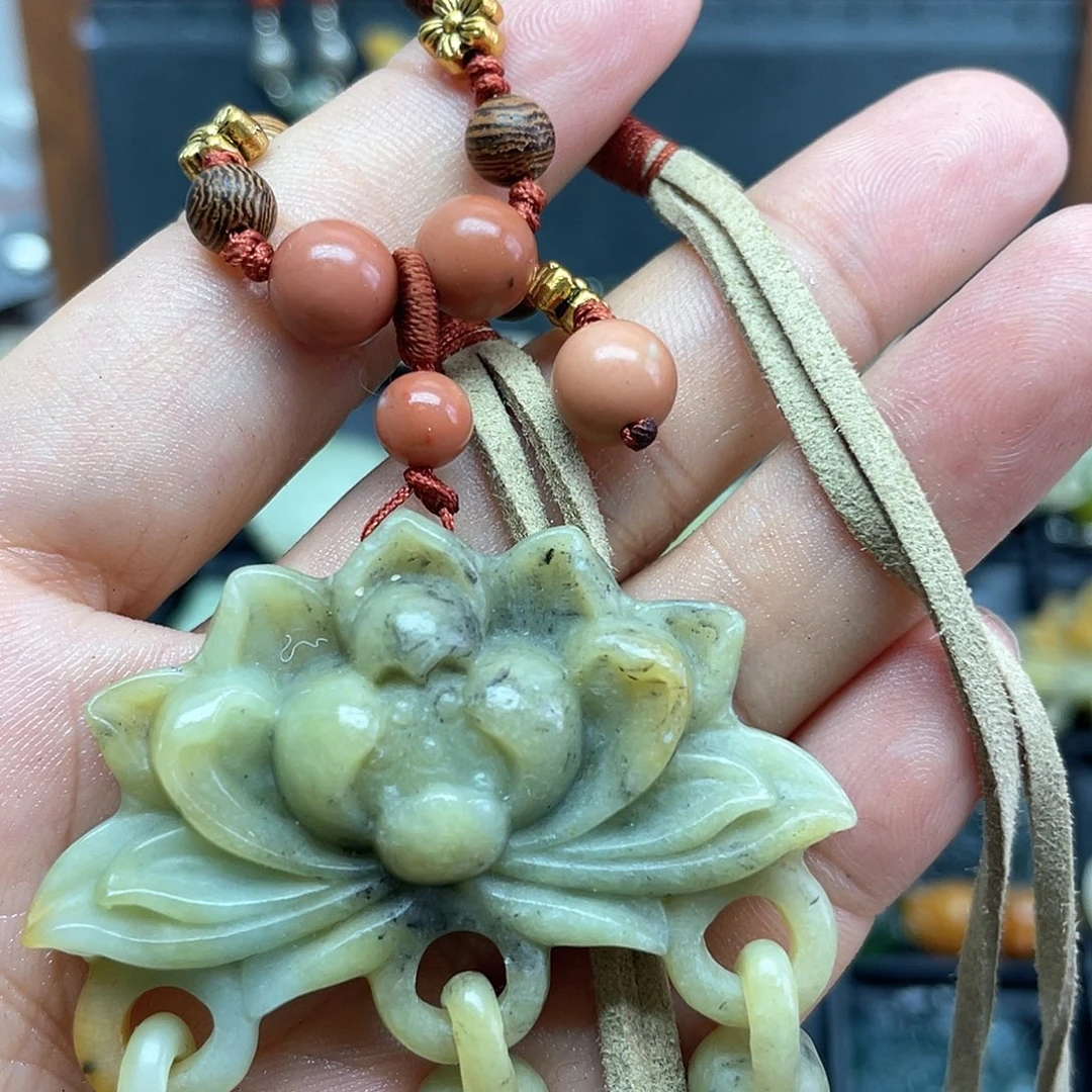 未镶嵌蛇纹石玉颈饰