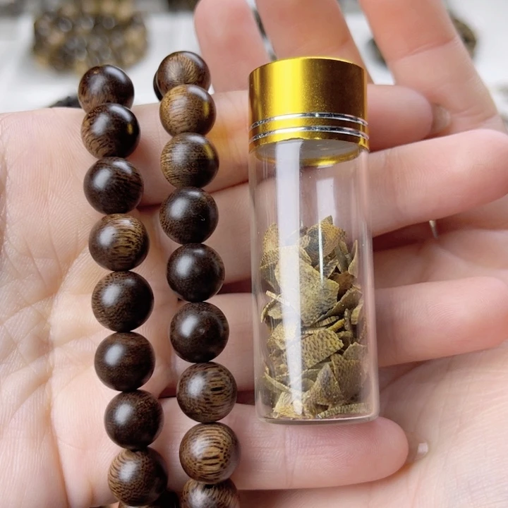 沉香沉香碎屑碧**辉➕富森红土沉香瘤疤沉水老料1.0