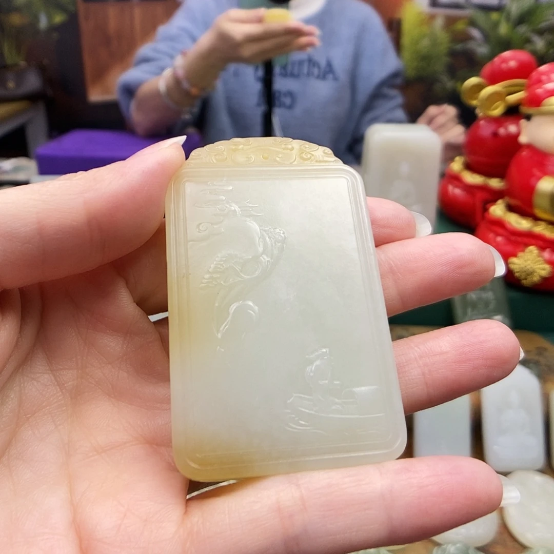 ღ****和田玉未镶嵌颈饰