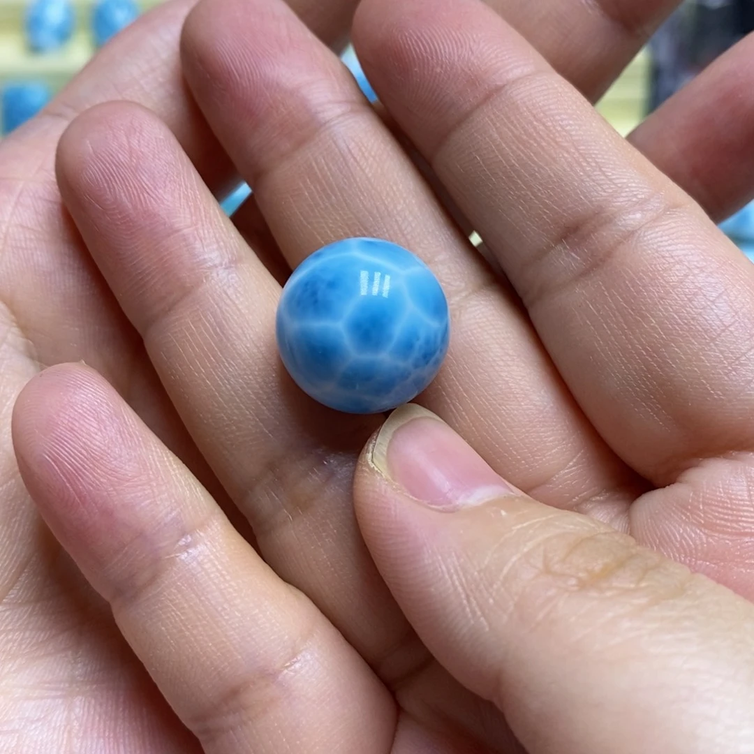 未镶嵌针钠钙石（海纹石）颈饰Z****o