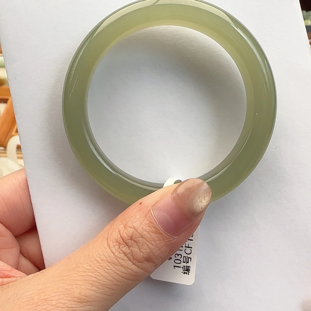 和田玉未镶嵌手镯冰胶起猫光 浅茶晴正圈53-54精品大漏