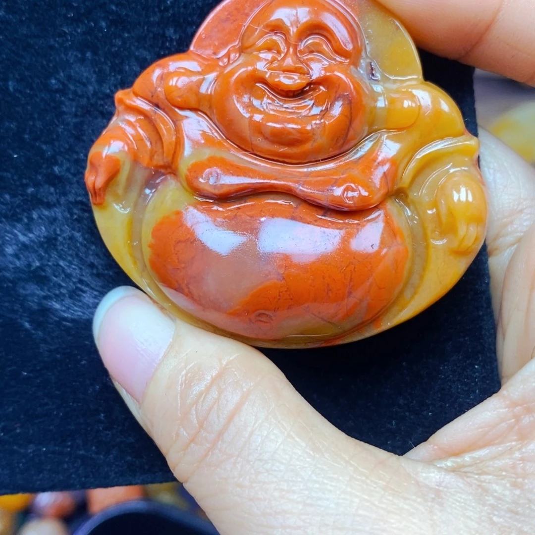 未镶嵌石英质玉（黄龙玉）颈饰
