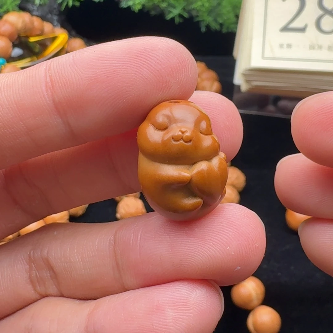 猴头核桃吊坠爱心兔橄榄核