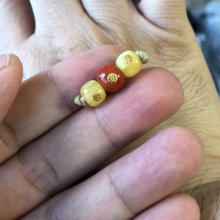 蜜蜡珠宝奇石未镶嵌