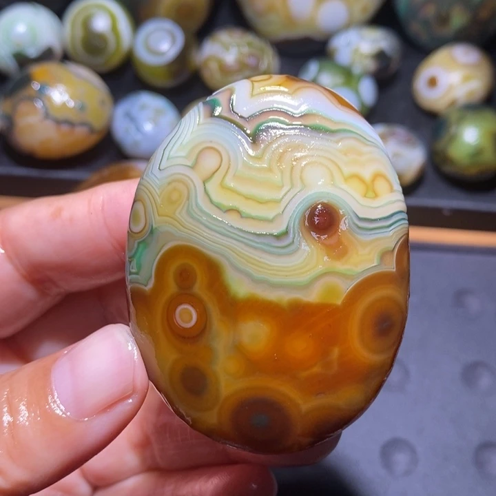 未镶嵌玛瑙/玉髓珠宝半成品75