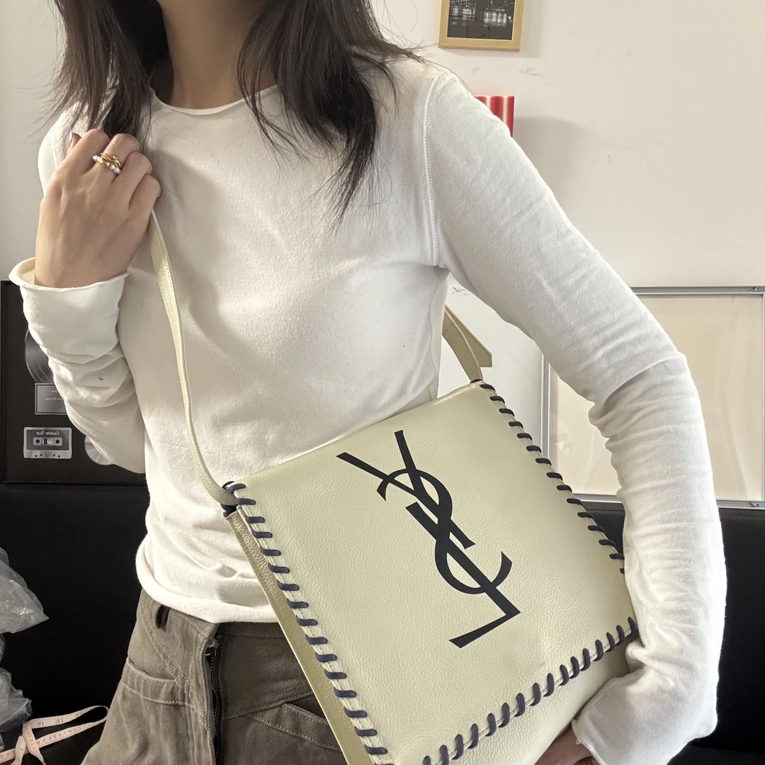 95新 YSL/圣罗兰 7 白色全皮大logo斜挎包
