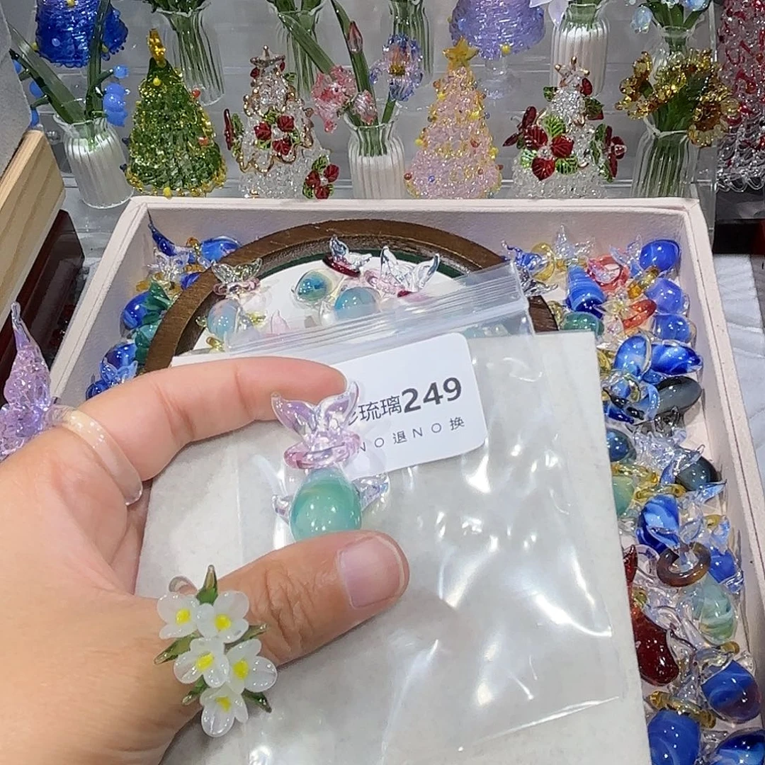 豆***0琉璃吊坠（不含链）249鲸鱼一个