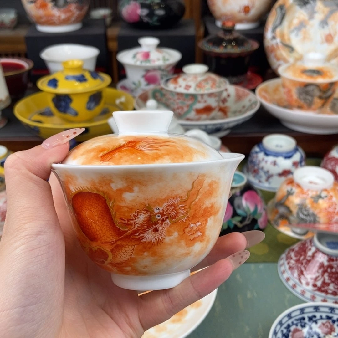 陶瓷的设计师是一个