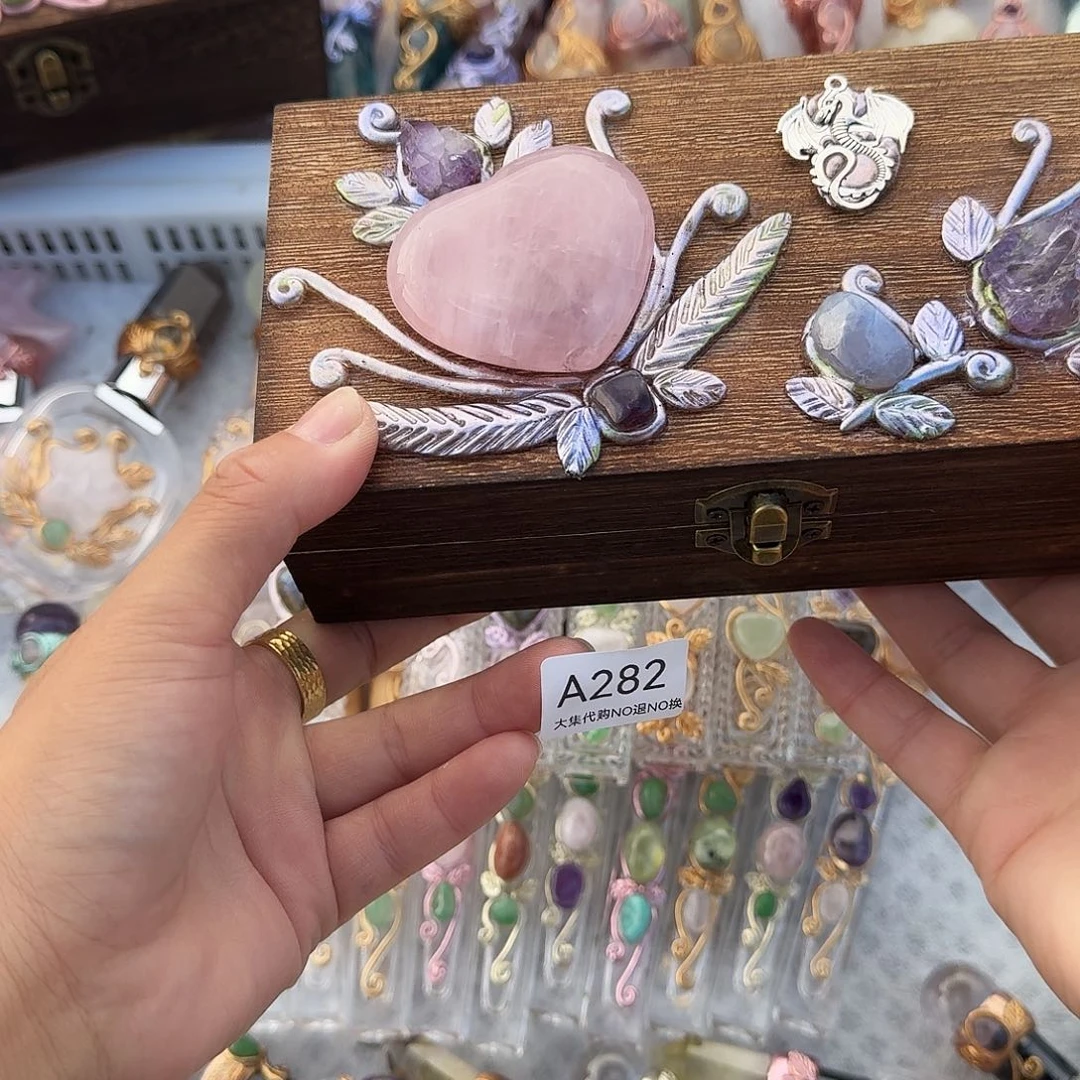 小***子手链未镶嵌烟晶粉