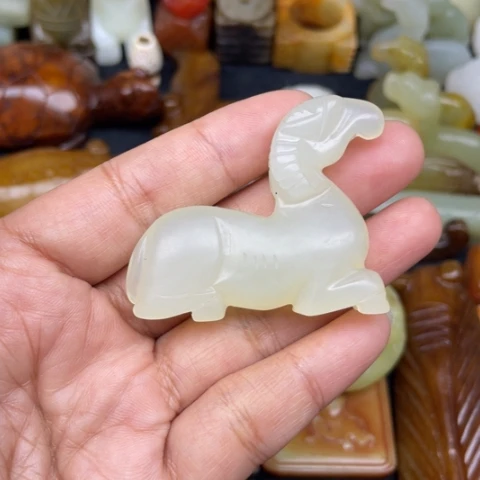 蛇纹石玉未镶嵌颈饰94