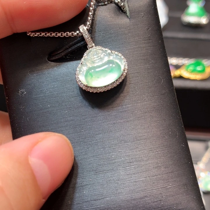 【闪购商品】颈饰18K金镶嵌翡翠翡翠