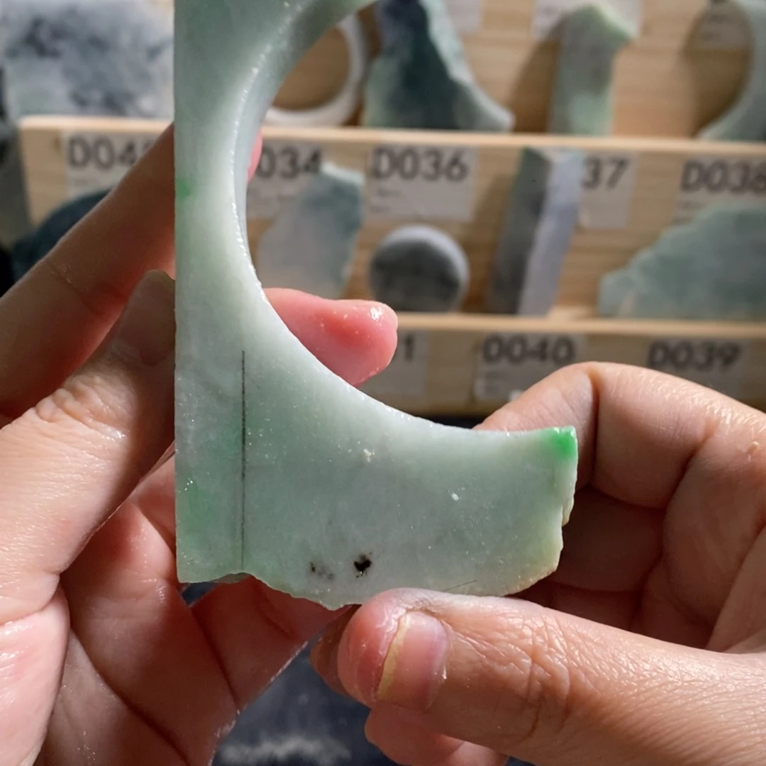 颈饰未镶嵌翡翠天然翡翠