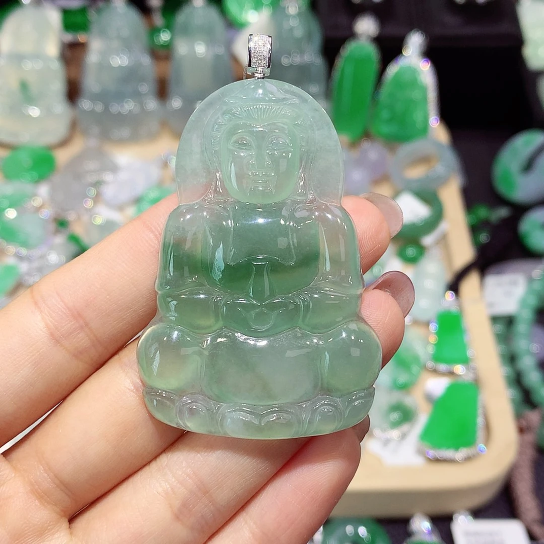 翡翠18K金镶嵌颈饰观音