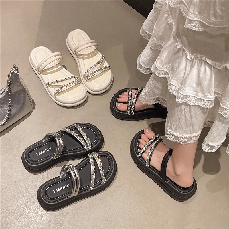 网红爆款简约高级感水钻厚底拖鞋女夏2025新款外穿增高一字拖防滑