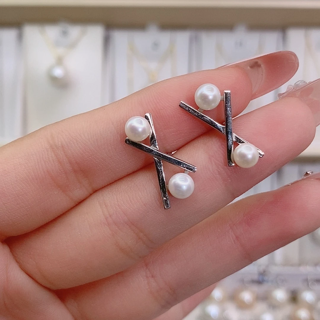 银S925镶嵌淡水珍珠耳饰